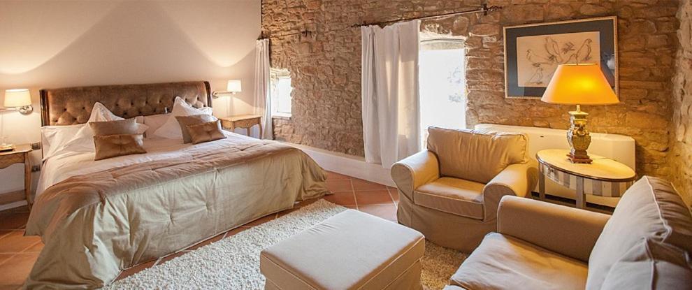 Готель La Garriga De Castelladral Екстер'єр фото
